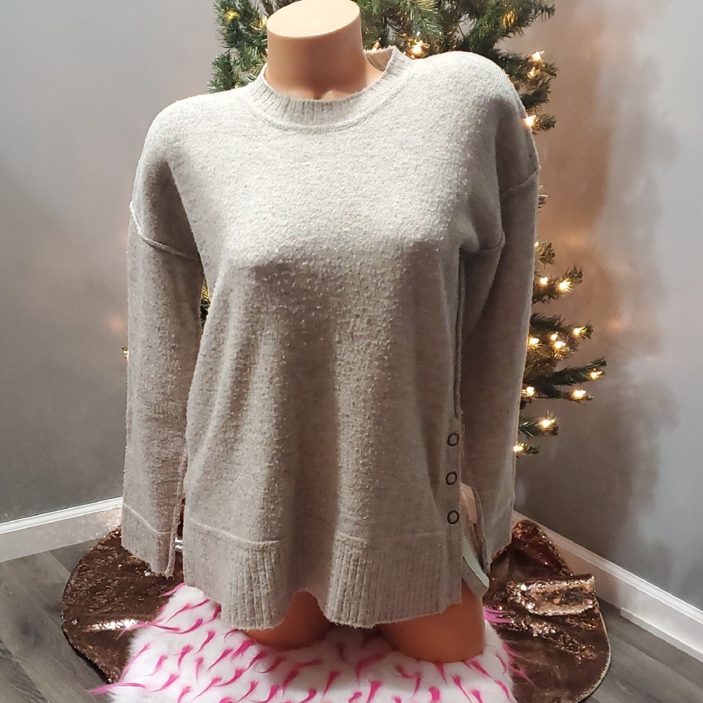 Hem & Thread Button Sweater S Euc - image 1